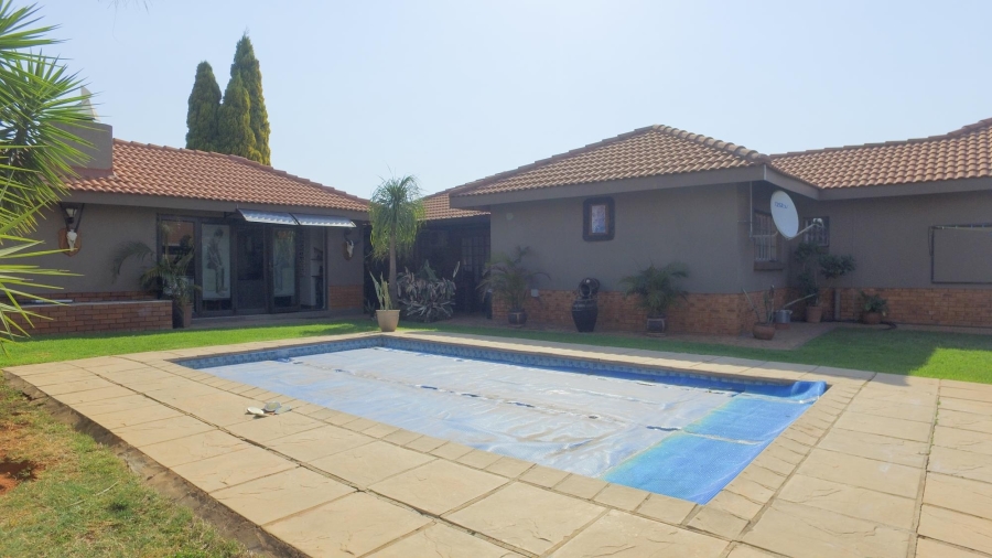 3 Bedroom Property for Sale in Waterkloof A H North West